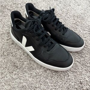 Veja Men's Black Sneakers